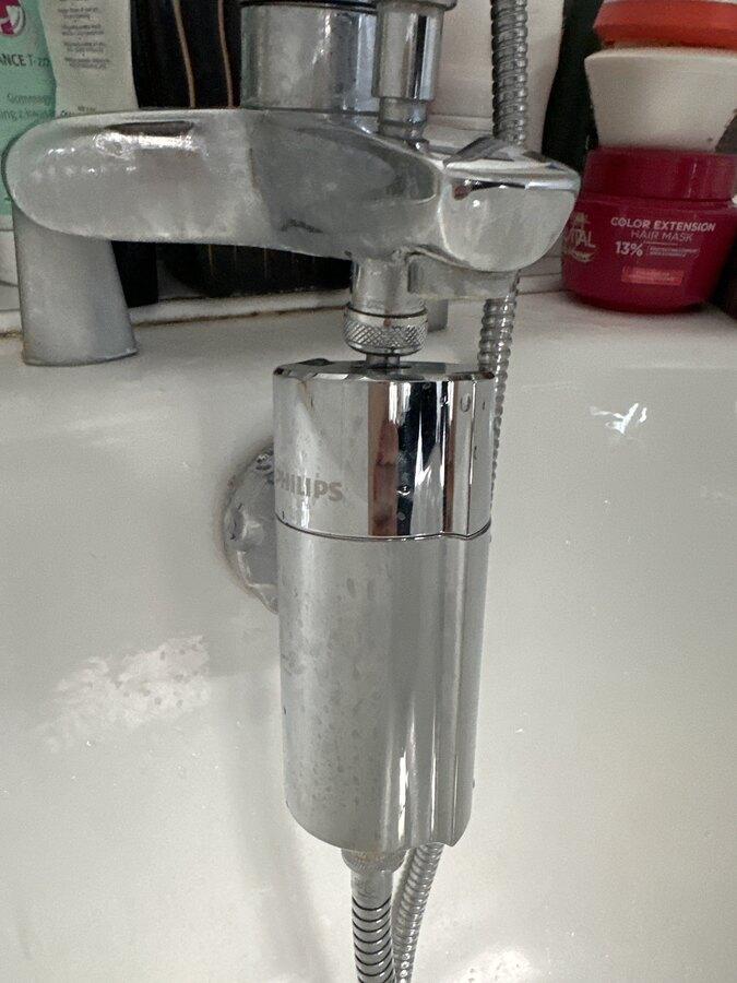 Pose filtre de douche Philips à Paris 9 par un prestataire reçu en entretien Plamby