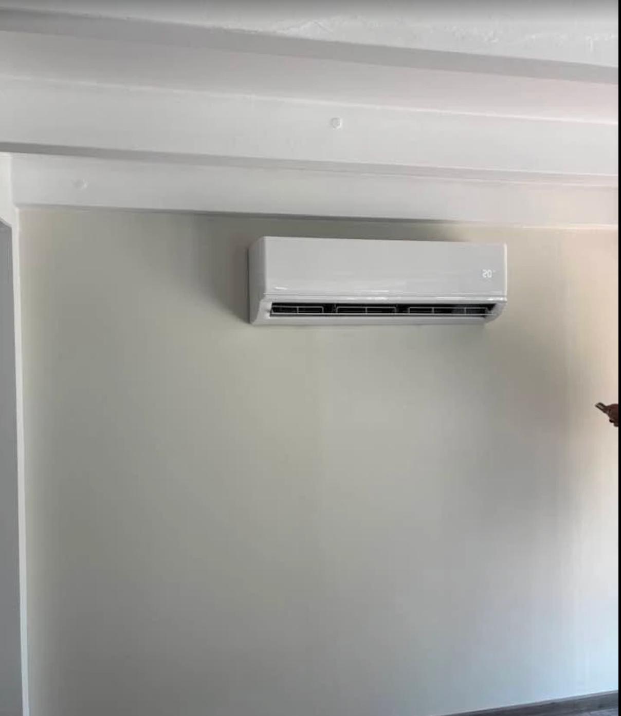 Pose et raccordement d'un climatiseur à Paris par Mostafa T., prestataire reçu en entretien Plamby