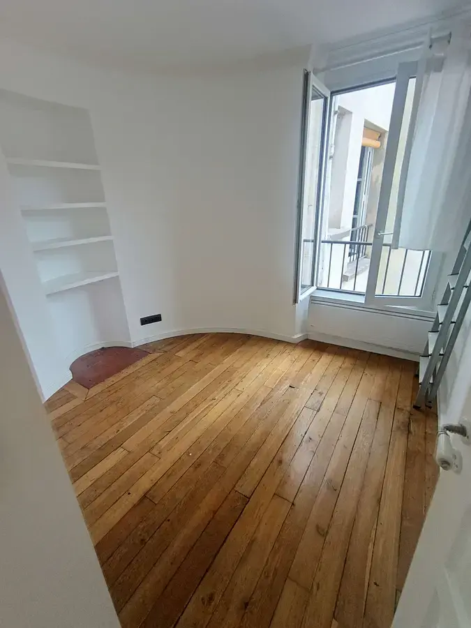 Chambre prête pour le voyageur suivant à Paris par Mostafa T., prestataire reçu en entretien Plamby